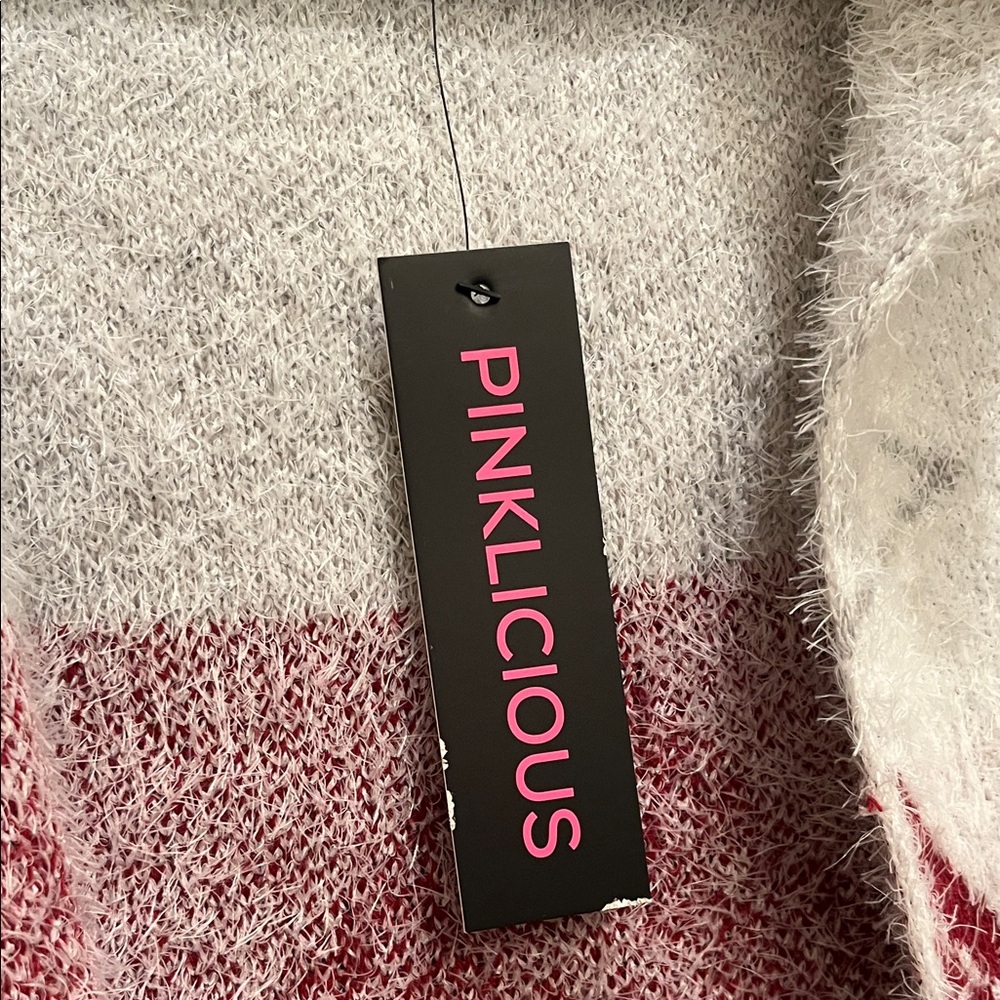 Pinklicious Cozy Red and white Women’s Sweater NWT size small - Picture 6 of 10